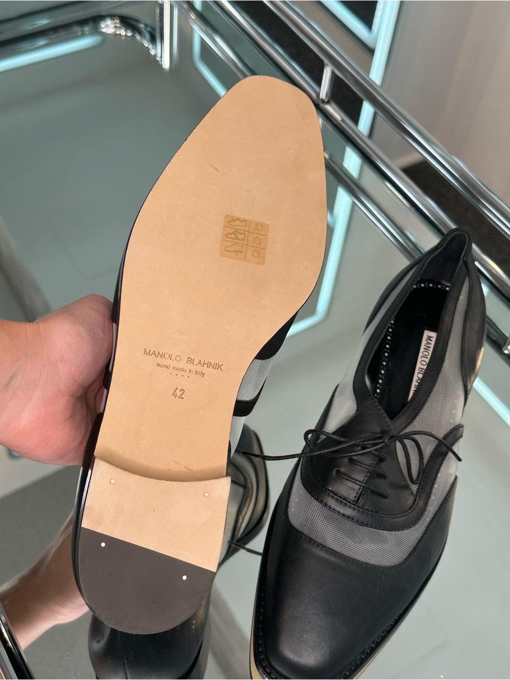 Manolo Blahnik Oxford - Picture 5 of 13